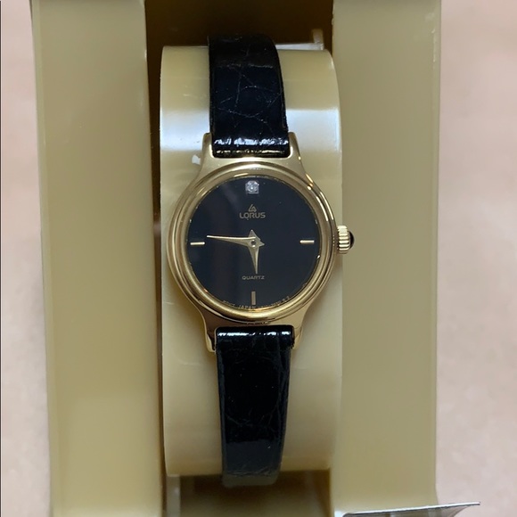 •Lorus Quartz Womens Wristwatch•
